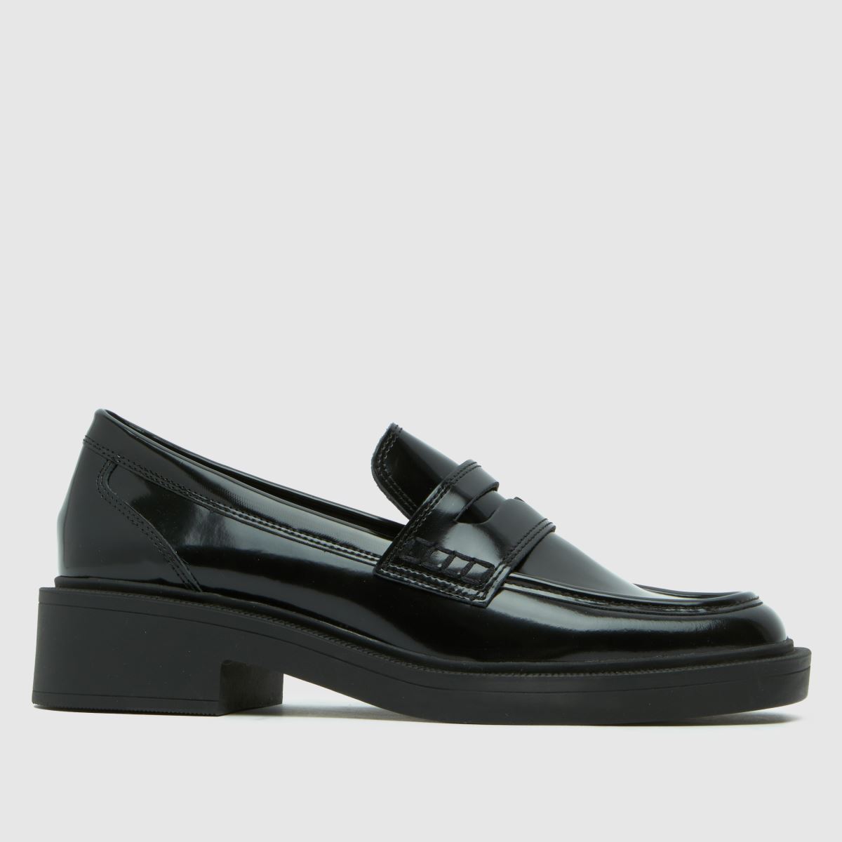 schuh schuh Leighton Loafer in Black