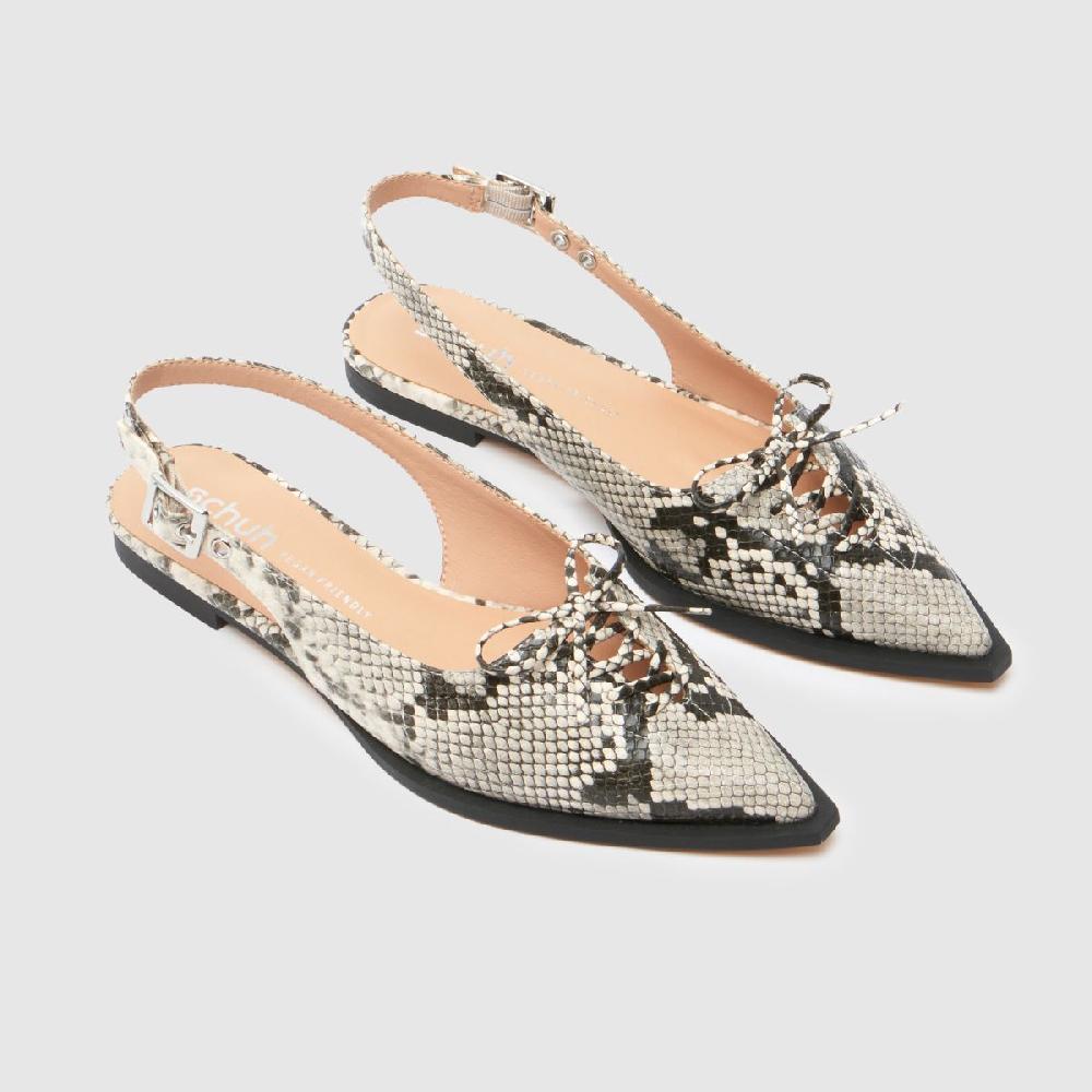 Schuh Schuh Lorie Point Hardware In White & Black