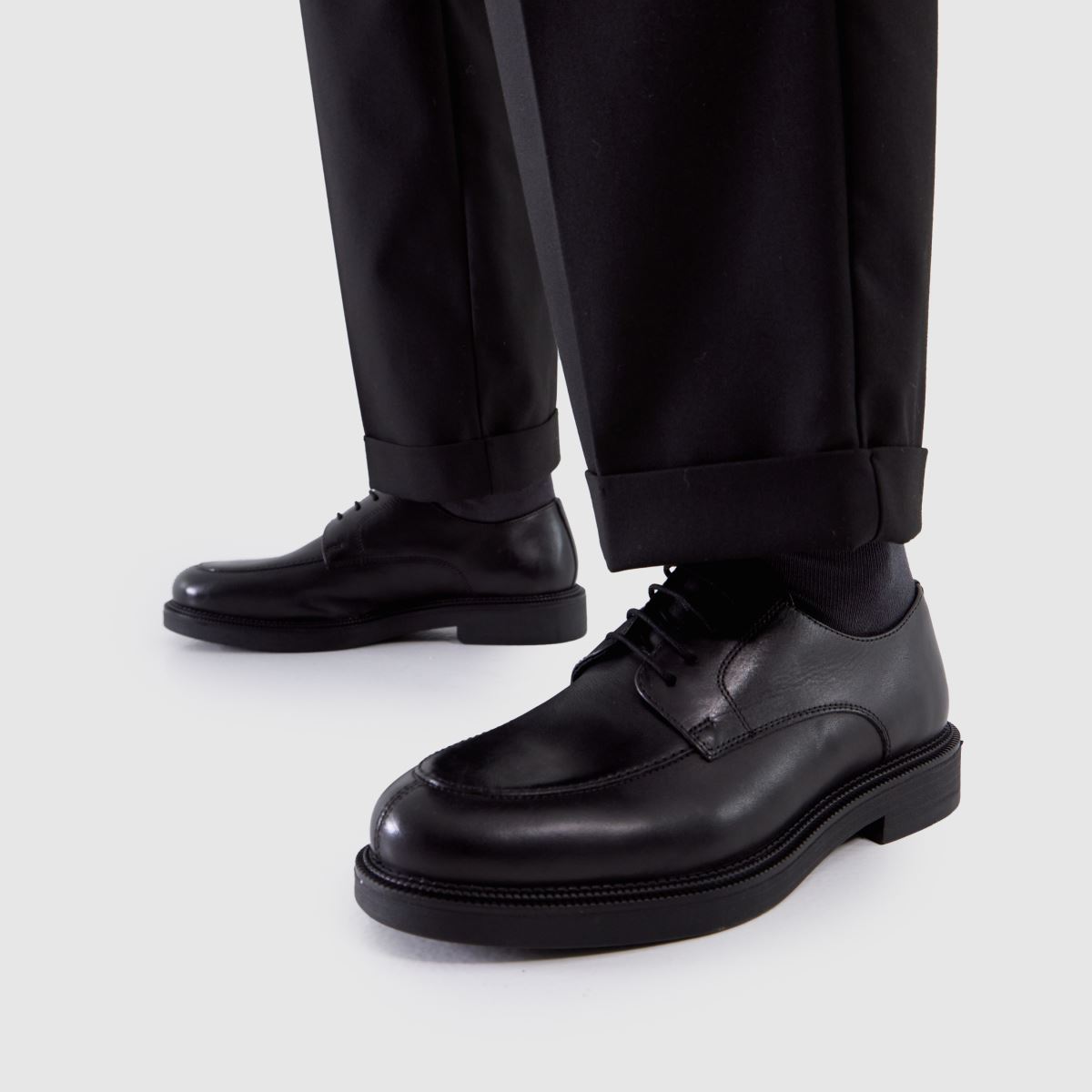 Schuh Schuh Mario Leather Apron In Black