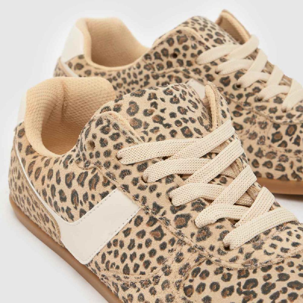 Schuh Schuh Merry Slim Sole In Beige & Brown