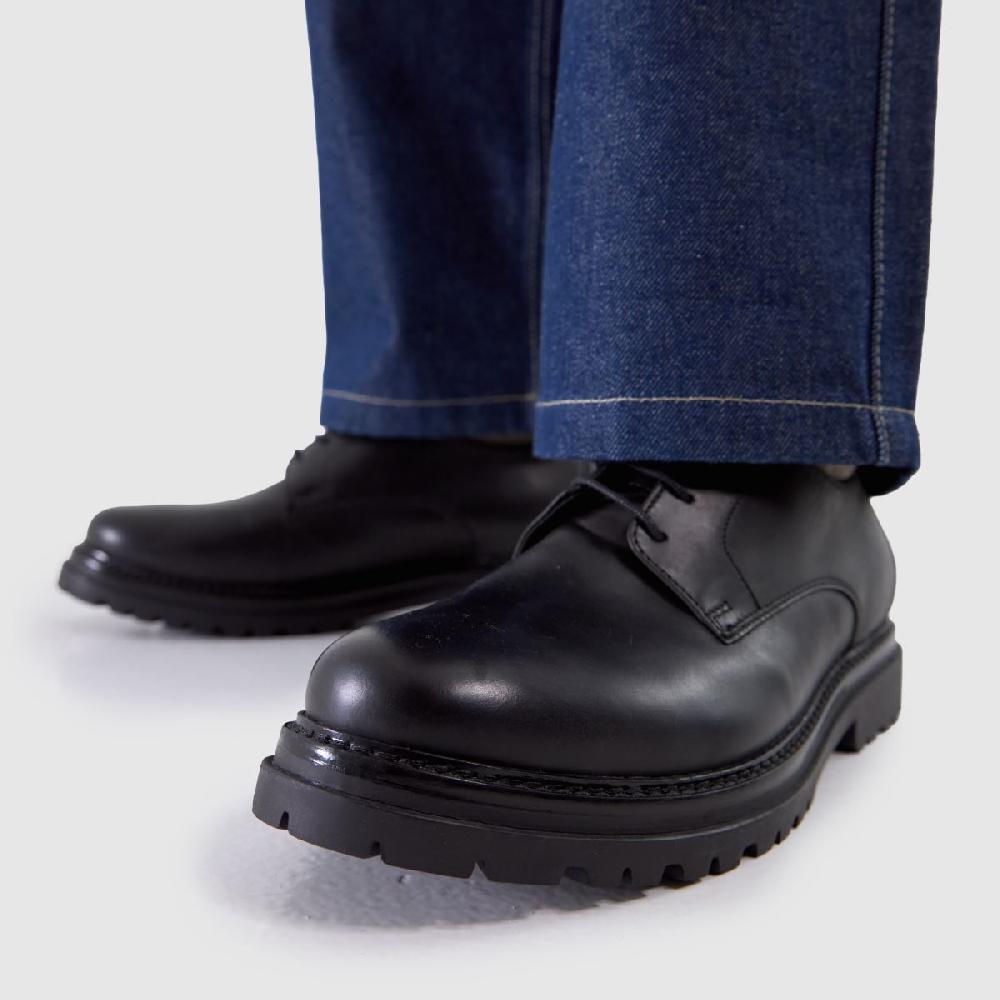 Schuh Schuh Payton Leather Lace Up In Black