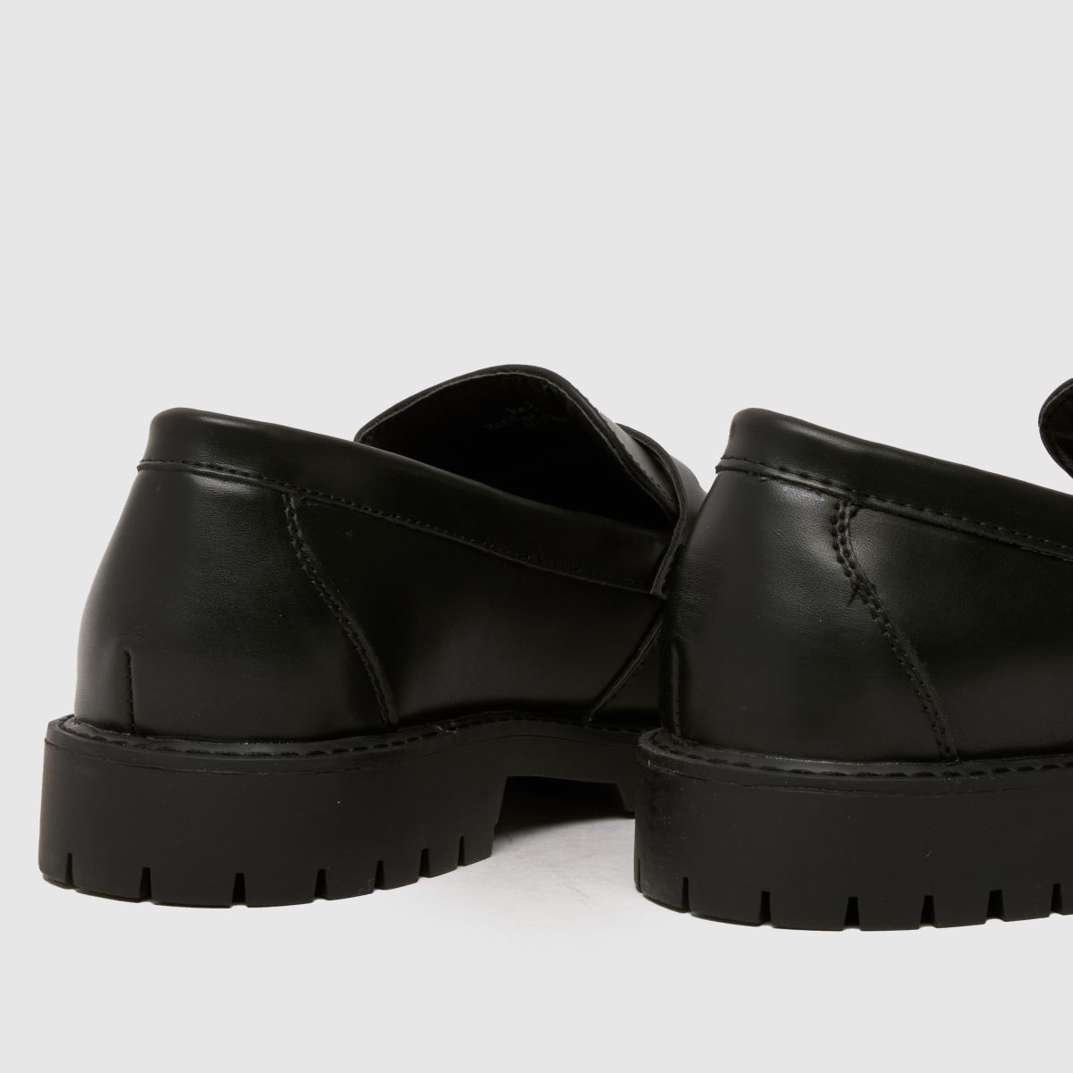 Schuh Schuh Ravi Chunky Loafer In Black