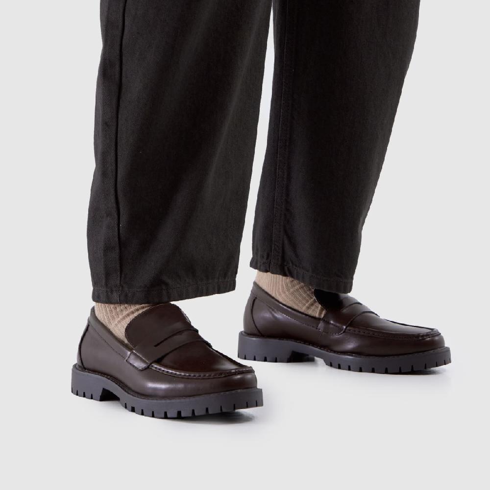 Schuh Schuh Ravi Chunky Loafer In Brown