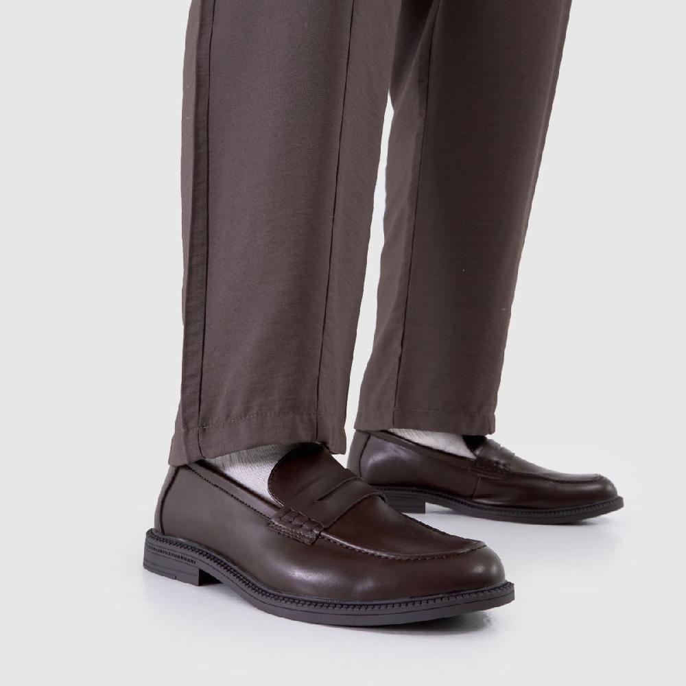 Schuh Schuh Reagan Loafer In Brown