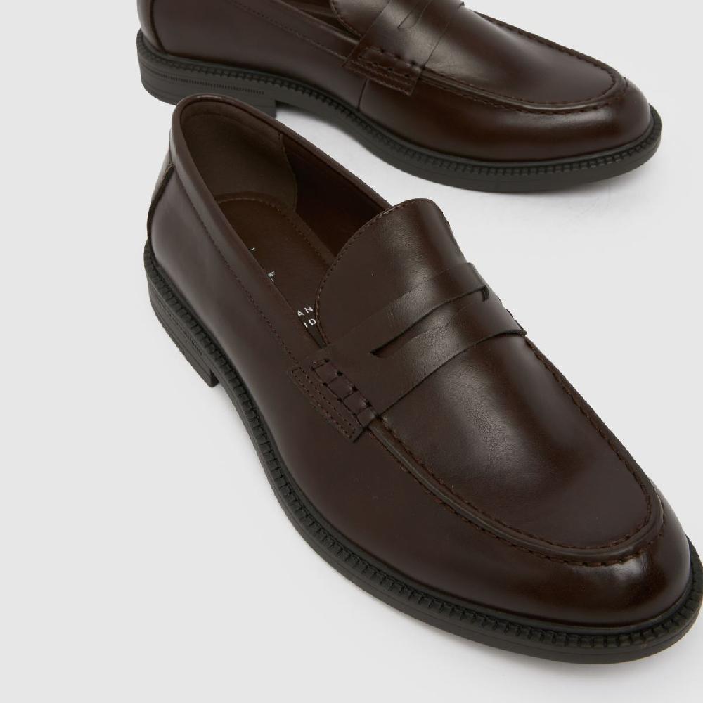 Schuh Schuh Reagan Loafer In Brown