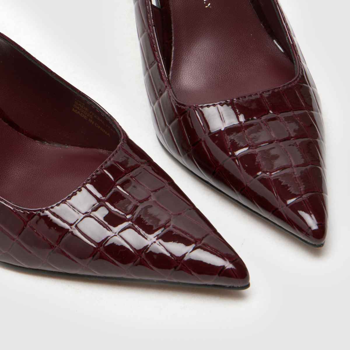 Schuh Schuh Sade Slingback Court In Burgundy