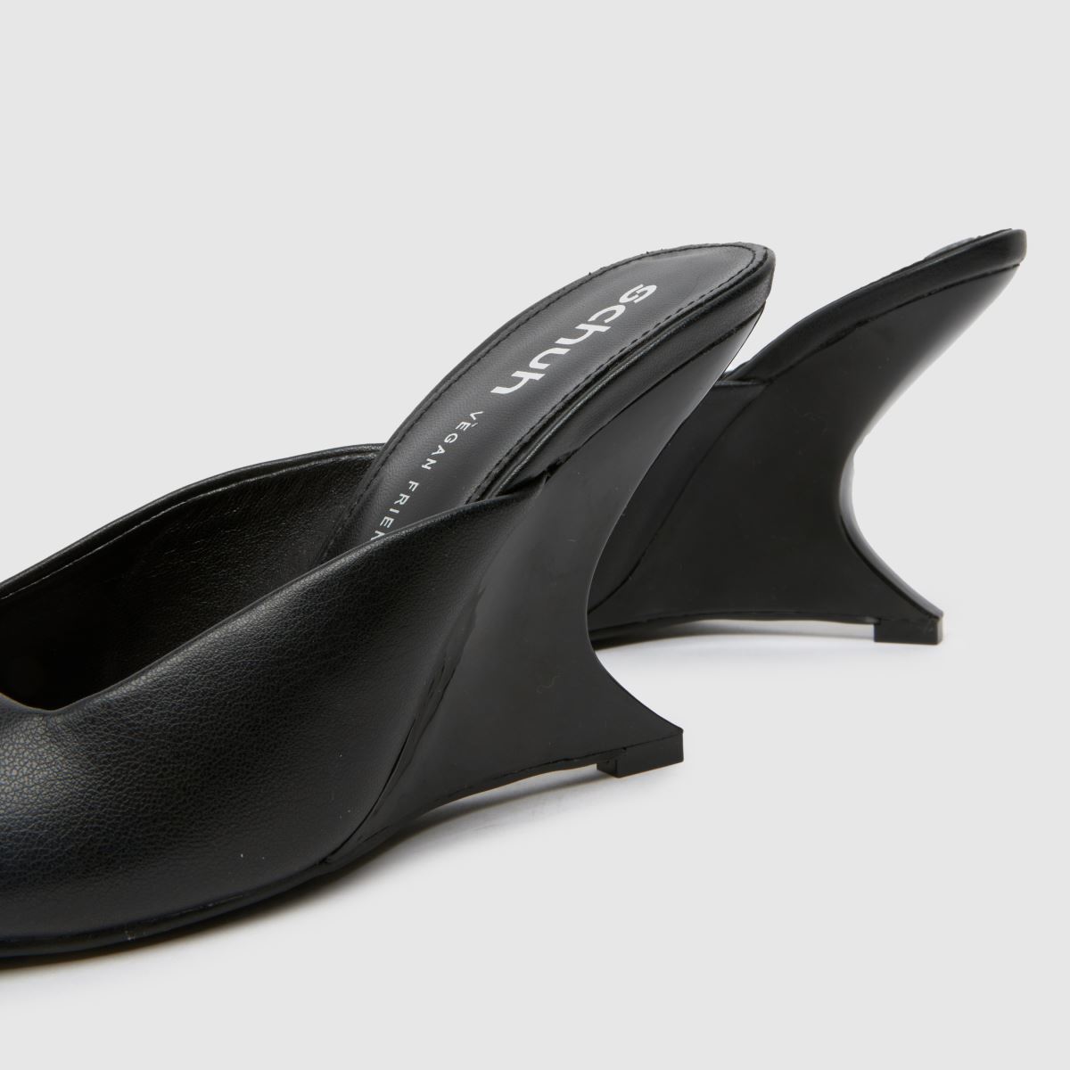 Schuh Schuh Stormi Wedge Mule In Black