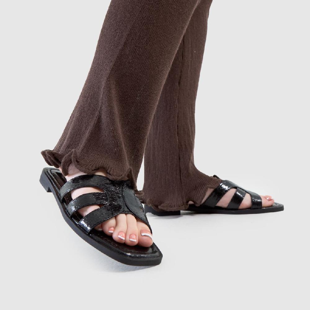 Schuh Schuh Trisha Mule In Black