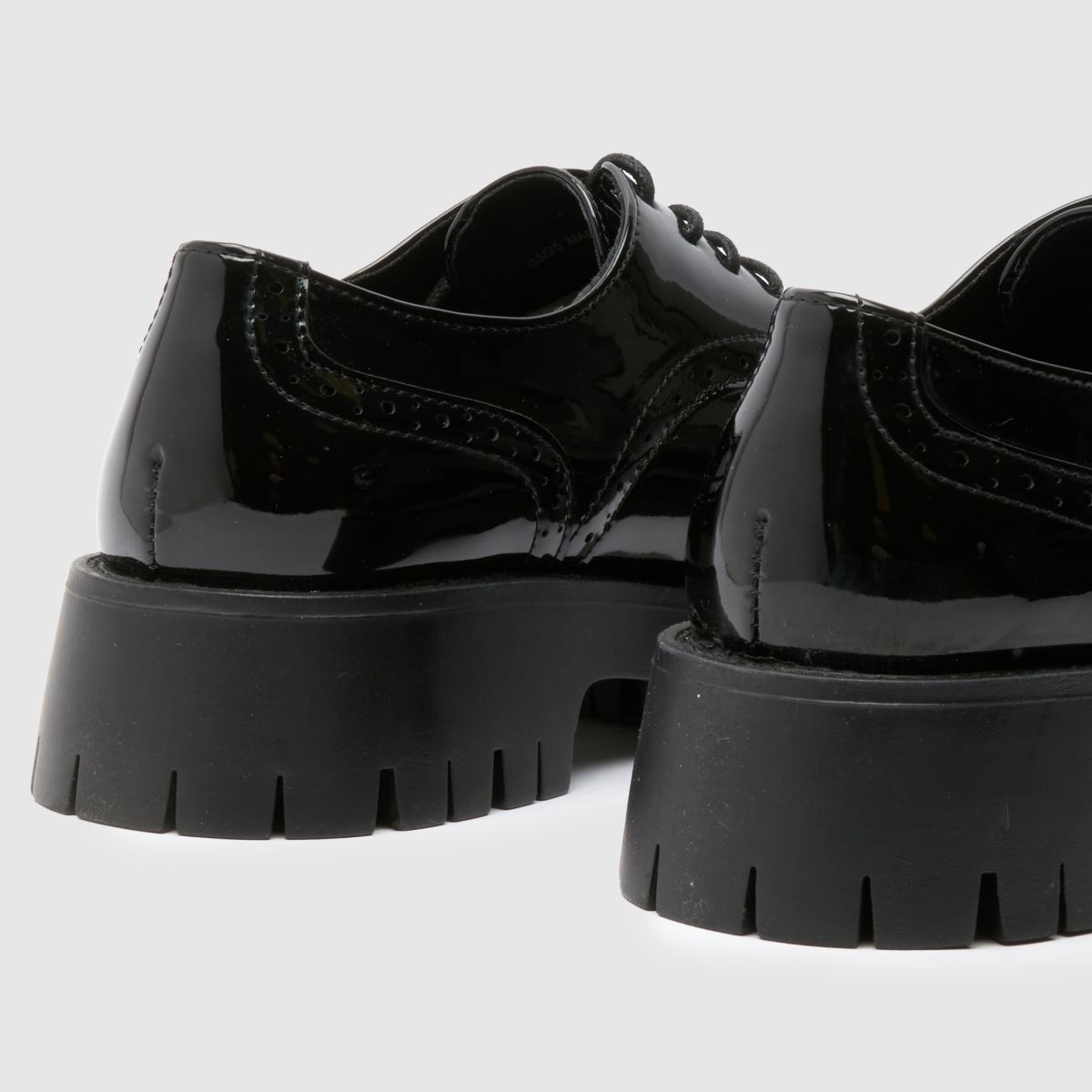 Schuh Schuh Wide Fit Laina Brogue In Black