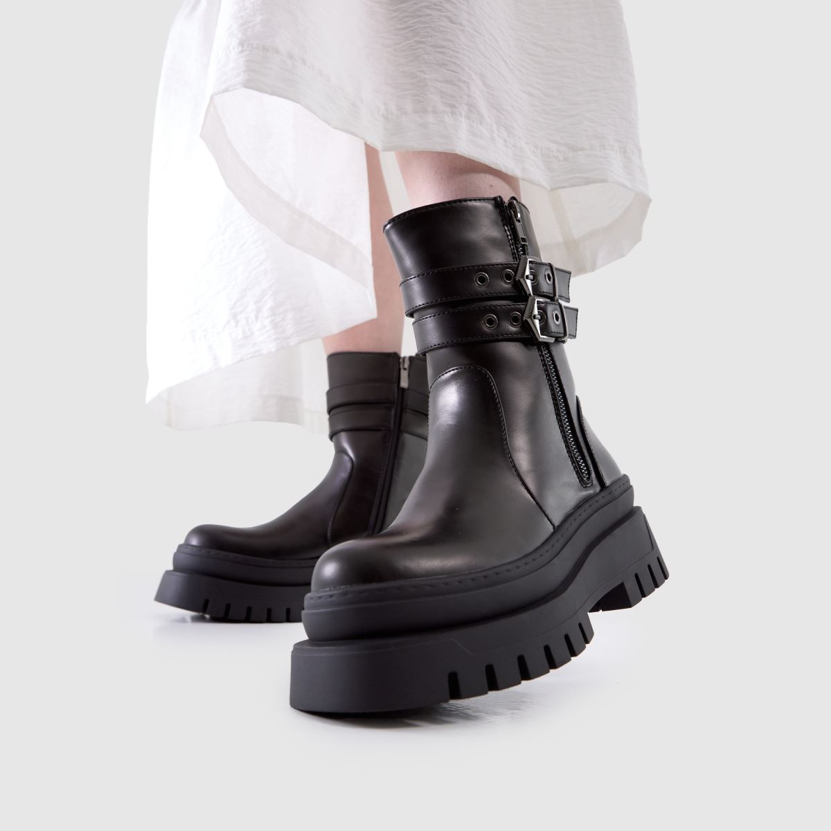 Schuh SIMMI Riyad Chunky Buckle In Black