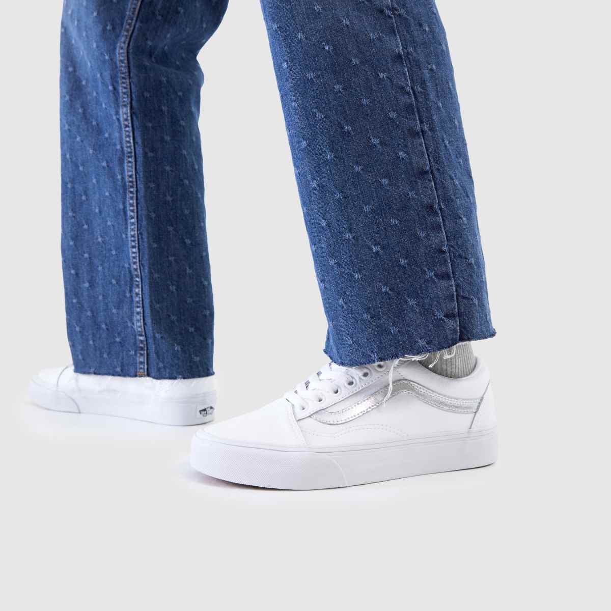 Schuh Vans Old Skool In White & Silver