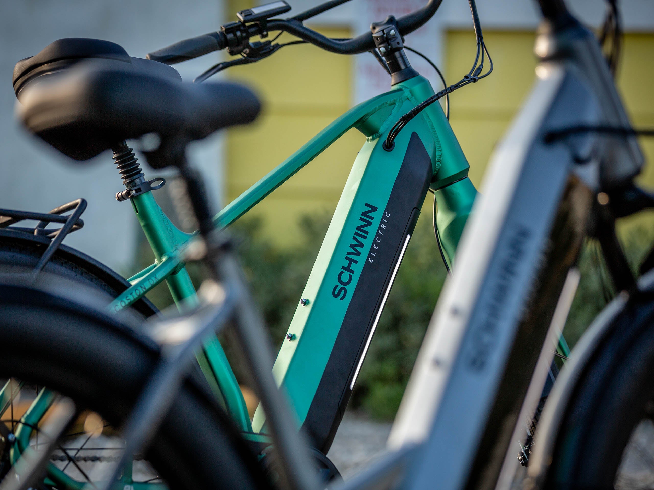 Schwinn Extended E-Bike Battery For Coston – Up To 50 Miles Battery Black