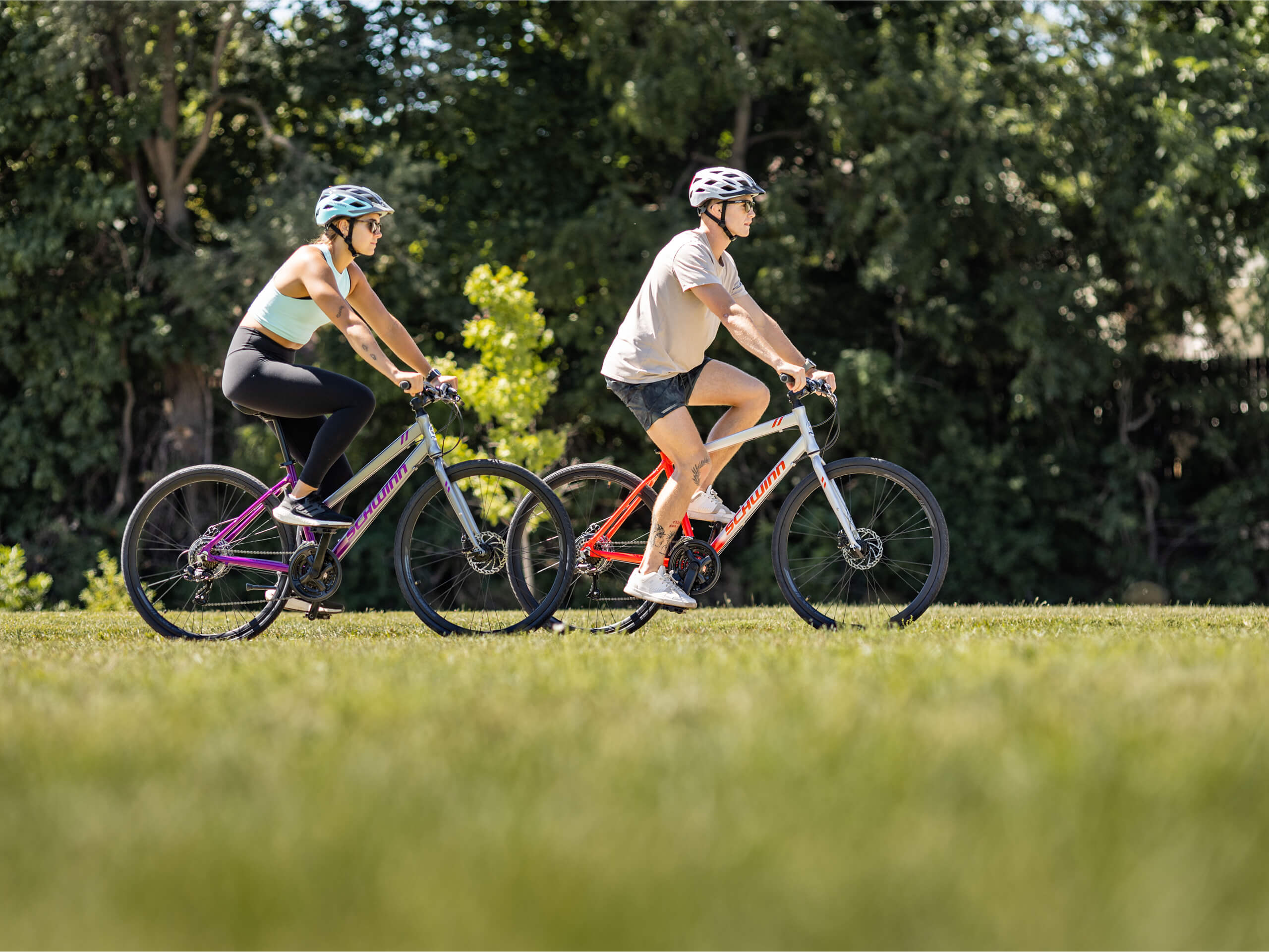 Schwinn Circuit Low-Step 28in Hybrid Bike Grey