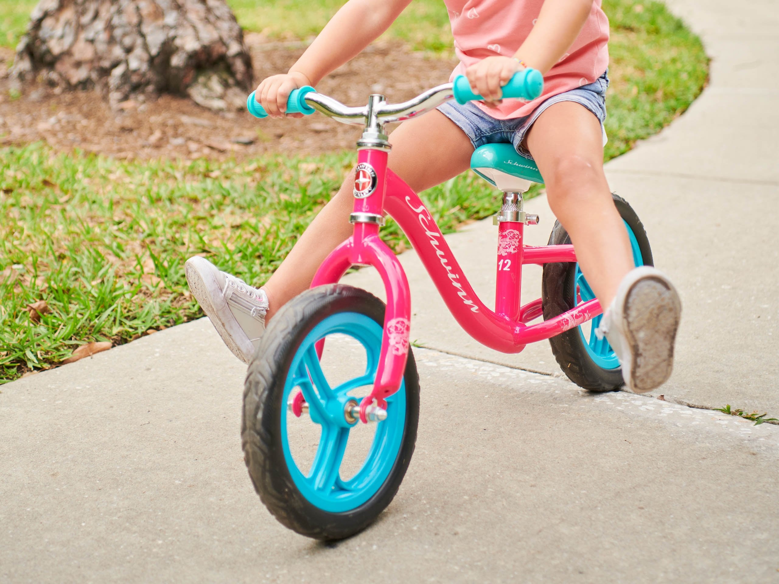 Schwinn Elm Balance Bike 12in Kids Bike Pink