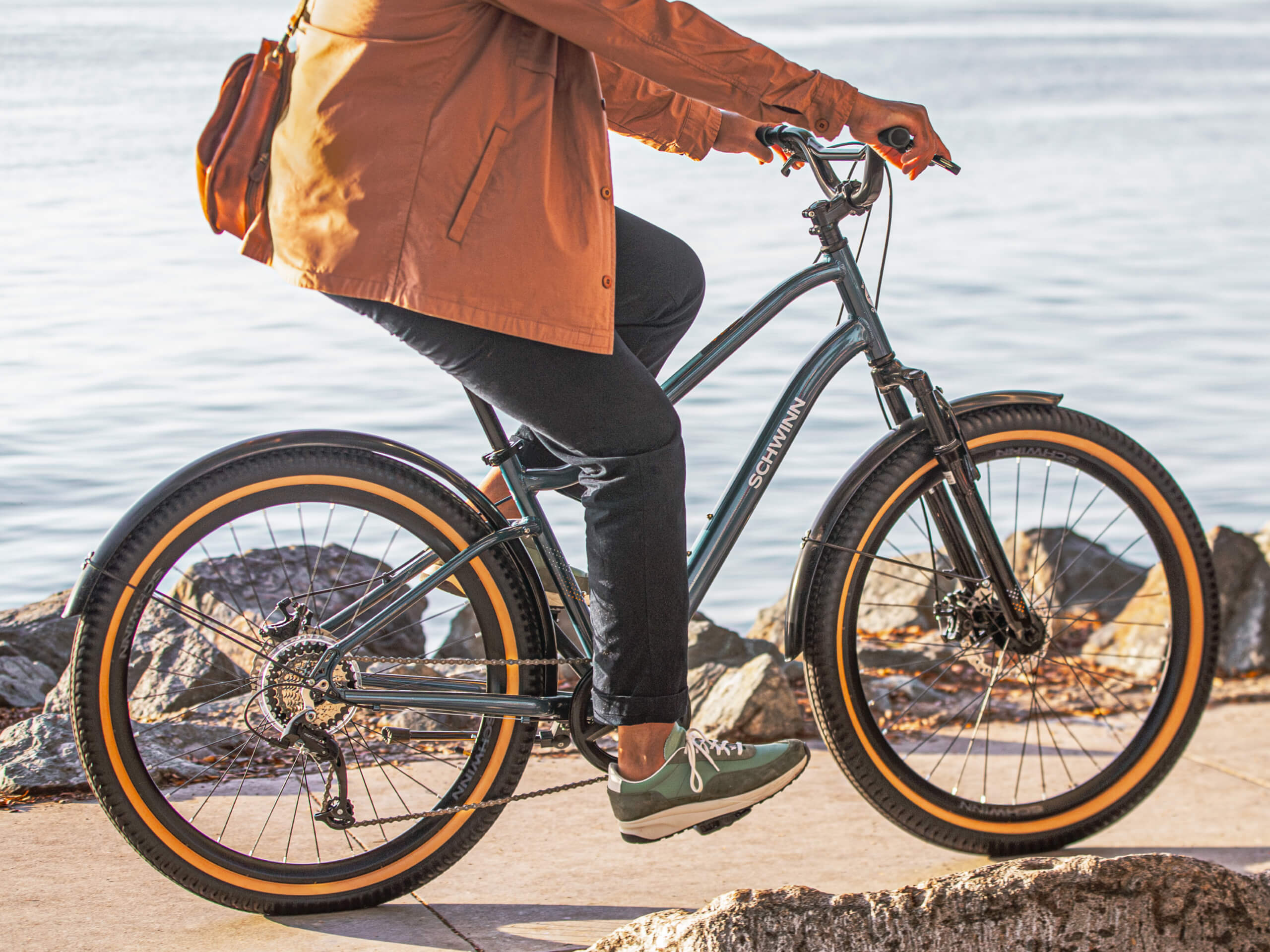 Schwinn Vega CE 27.5in Hybrid Bike Navy