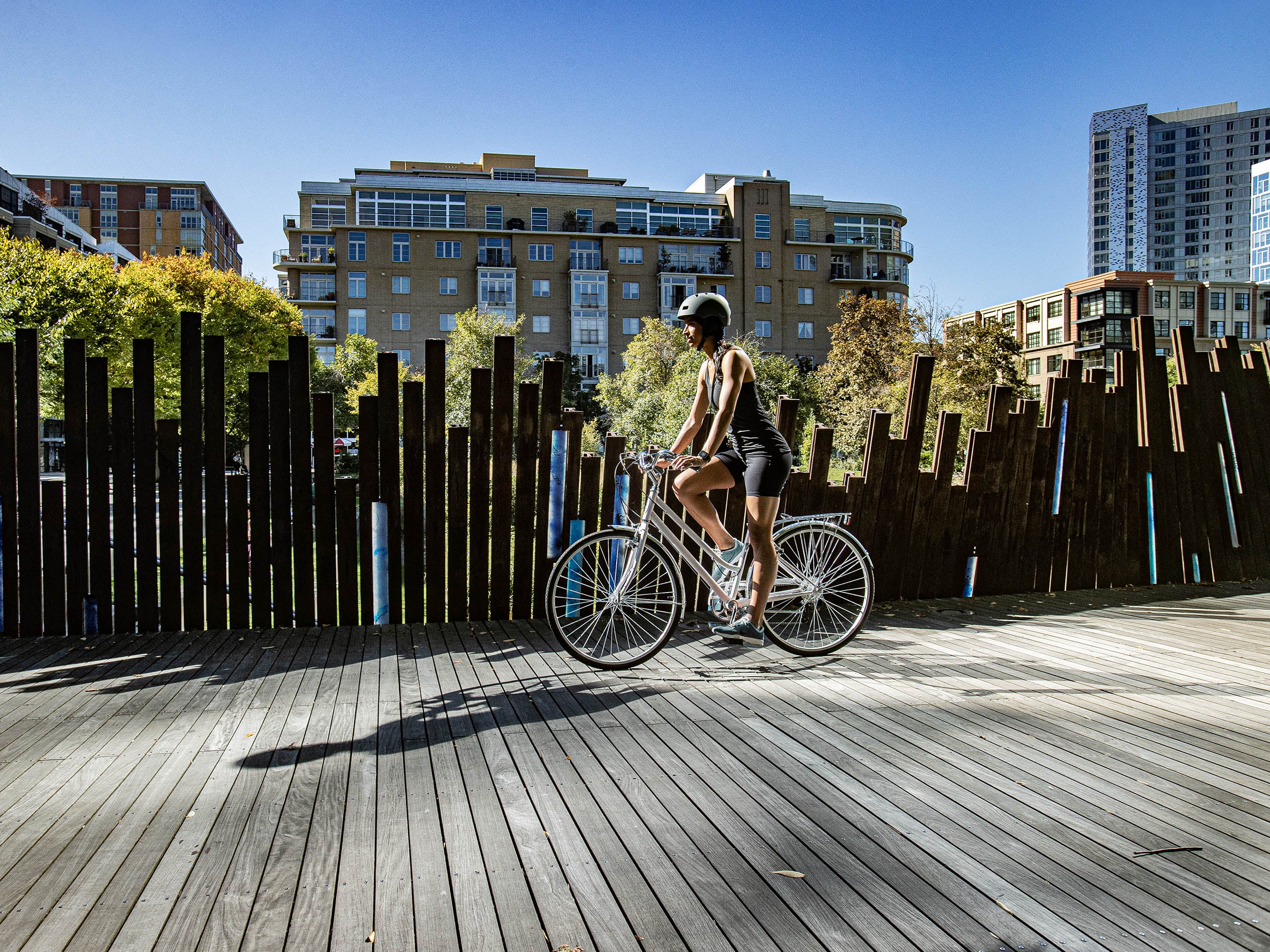 Schwinn Wayfarer Step-Thru 700c Hybrid Bike Mango