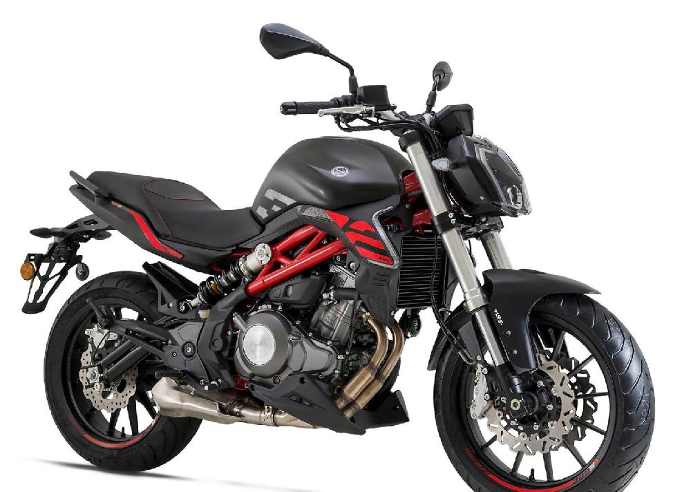 scooter plus Benelli 302S motorcycles