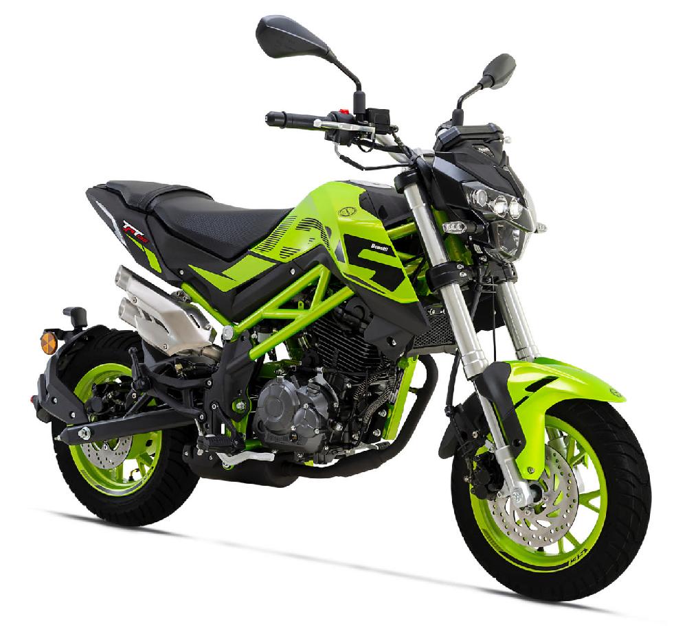 scooter plus Benelli TNT 135 motorcycles