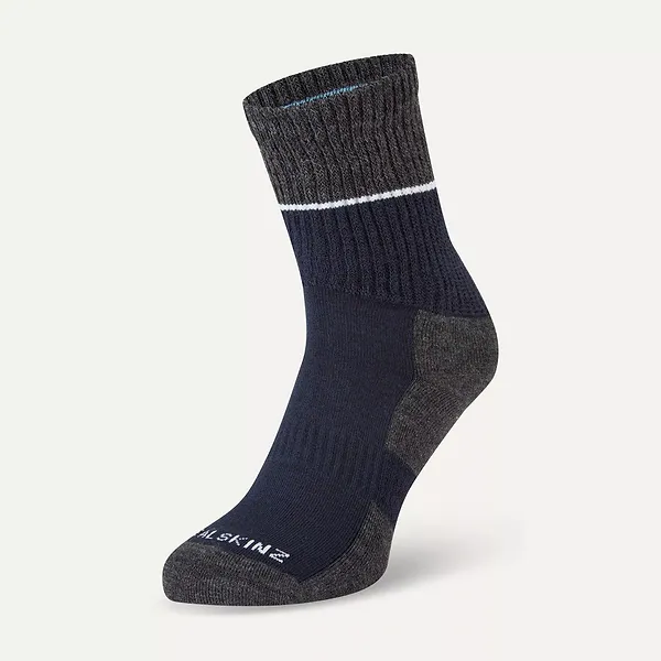 sealskinz Thurton Solo QuickDry Mid Length Socks sealskinz Thurton Solo QuickDry Mid Length Socks