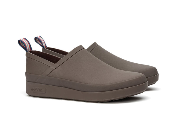 Seavees Mens Calistoga Clog Coffee