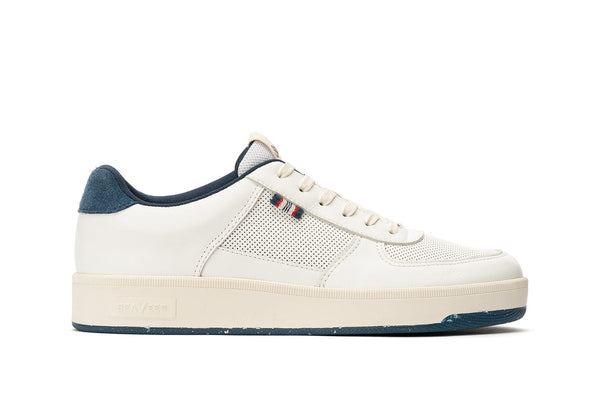 seavees Mens Cardinal Sneaker White Navy