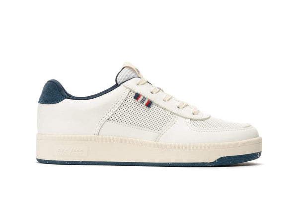 seavees Womens Cardinal Sneaker White Navy