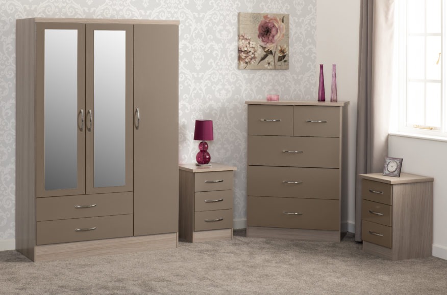 Seconique Nevada 3 Door 2 Drawer Mirrored Wardrobe Bedroom Set Oyster Gloss/Light Oak Effect Veneer
