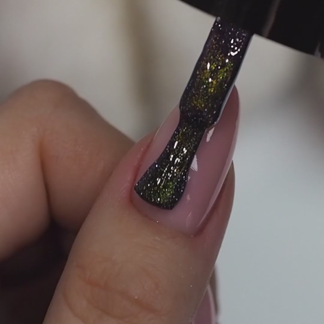 Semilac 825 Cyber Violet - Semilac Soak Off Gel / Hybrid Nail Polish UV Hybrid Color