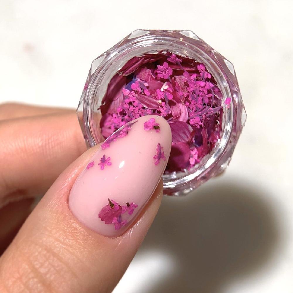 Semilac Semilac Flower Flakes Wild Orchid Nail Art