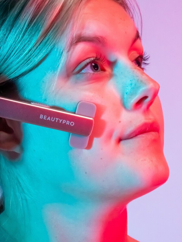 Seraphine BeautyPro LED Wand 5-in-1 AntiAgeing Device