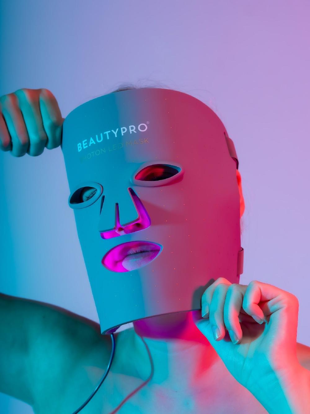seraphine BeautyPro PHOTON LED Light Therapy Facial Mask