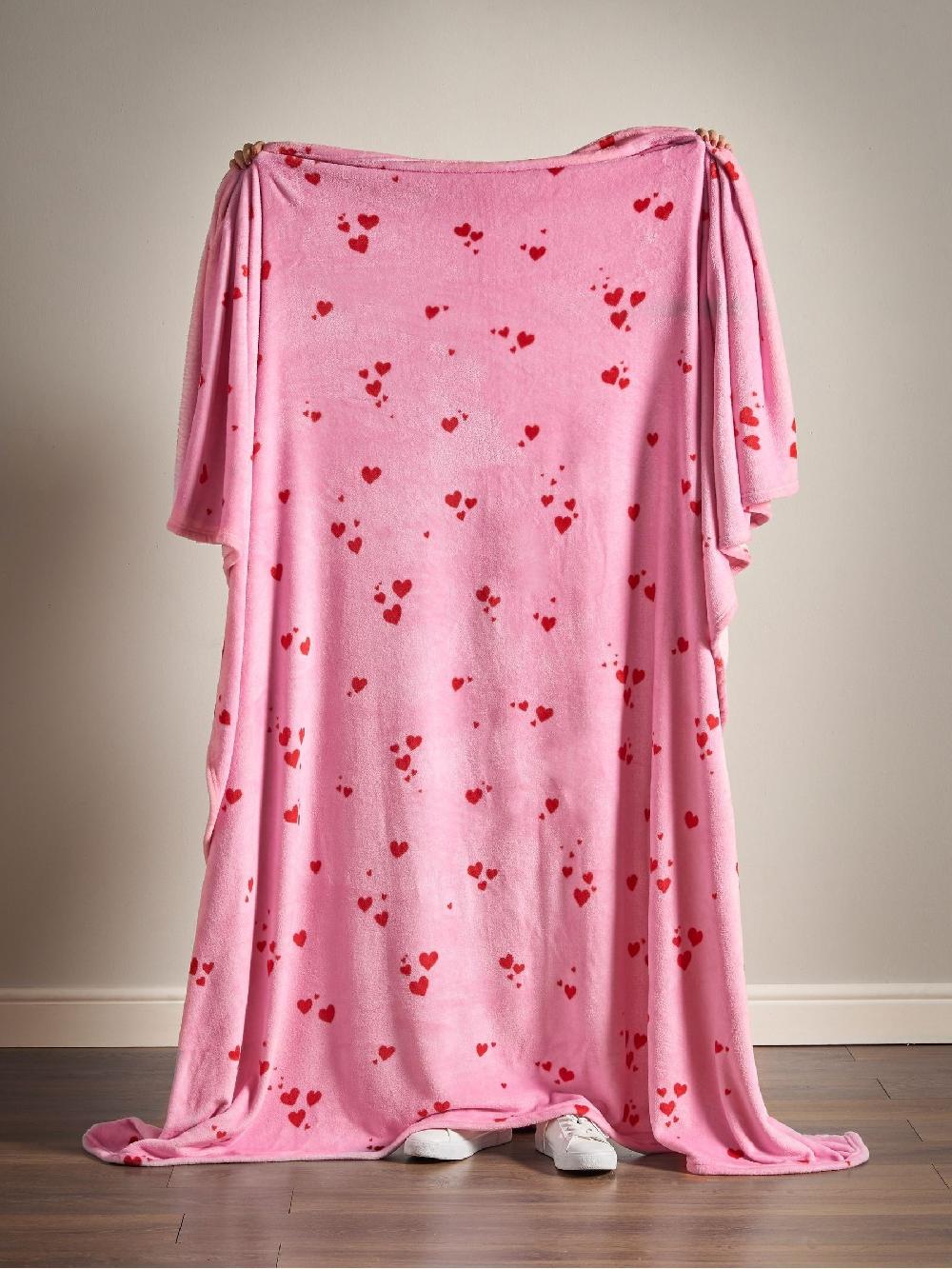 seraphine Catherine Lansfield Pink Large Heart Cosy Fleece Throw