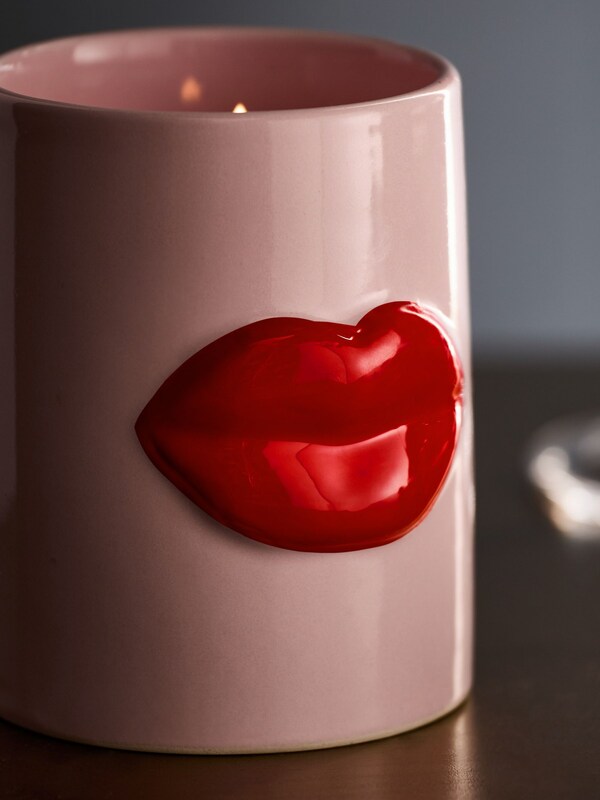 Seraphine Cherry & Almond Ceramic Lips Valentines 1 Wick Candle