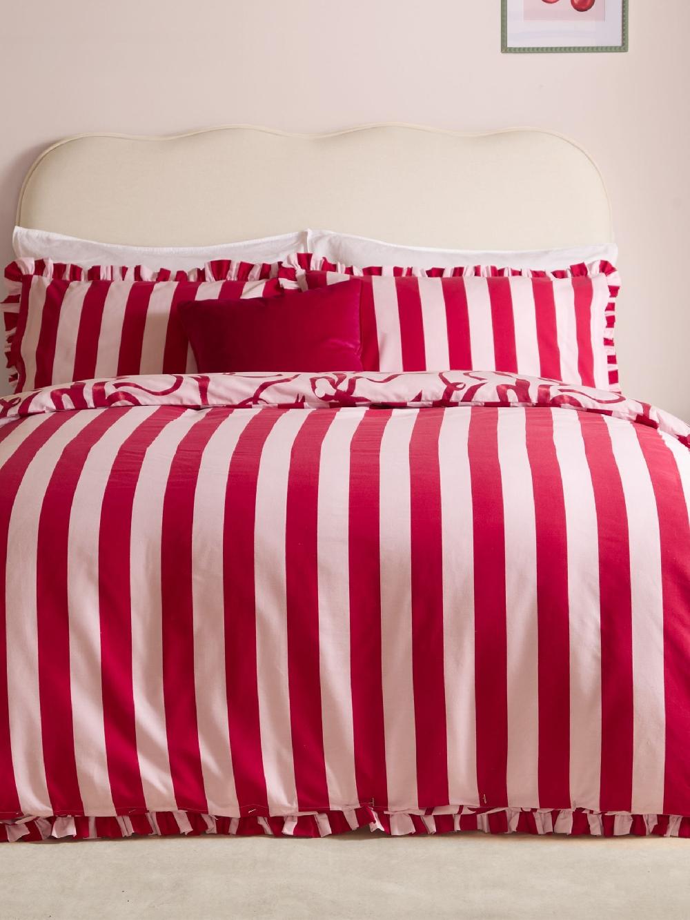 seraphine Furn Pink/Red La Vie En Bows Reversible Ruffle Duvet Cover and Pillowcase Set