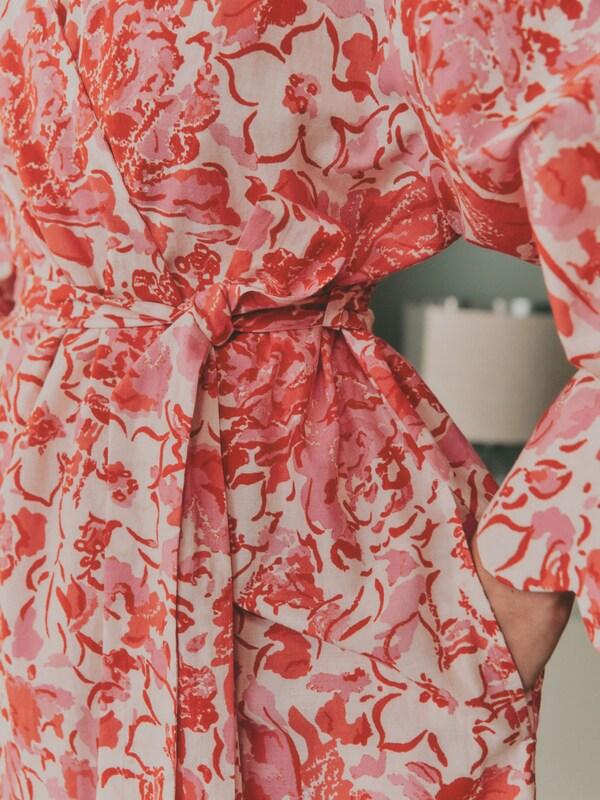 Seraphine Laura Ashley Pink Peony Cotton Scalloped Woven Robe