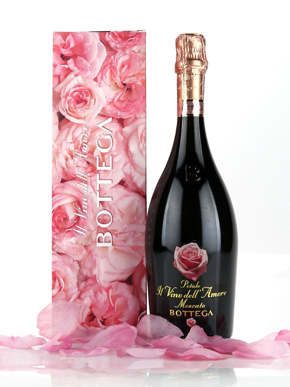 seraphine Le Bon Vin Sparkling Moscato In Scented Rose Petal Gift Set