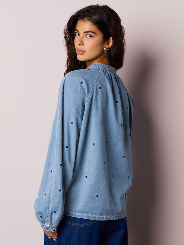 Seraphine Navy Blue Heart Heart Embroidered V-Neck Puff Sleeve Denim Blouse