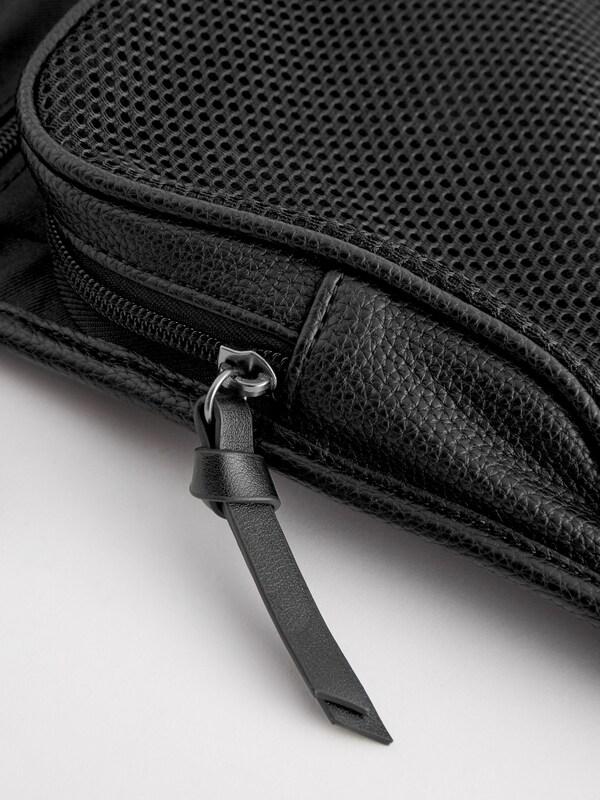 Seraphine Black Hanging Washbag