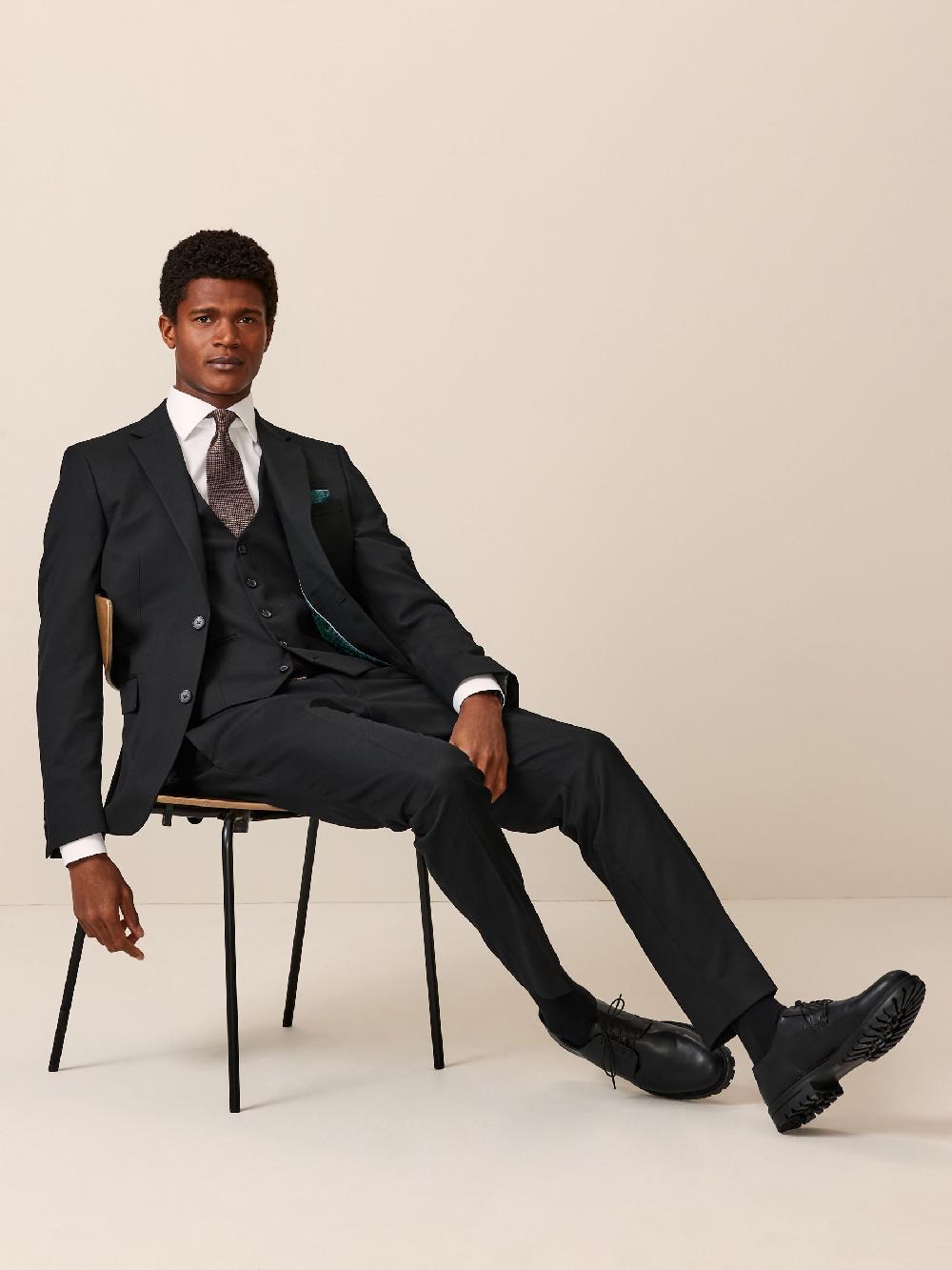 seraphine Black Slim Fit Textured Suit Jacket