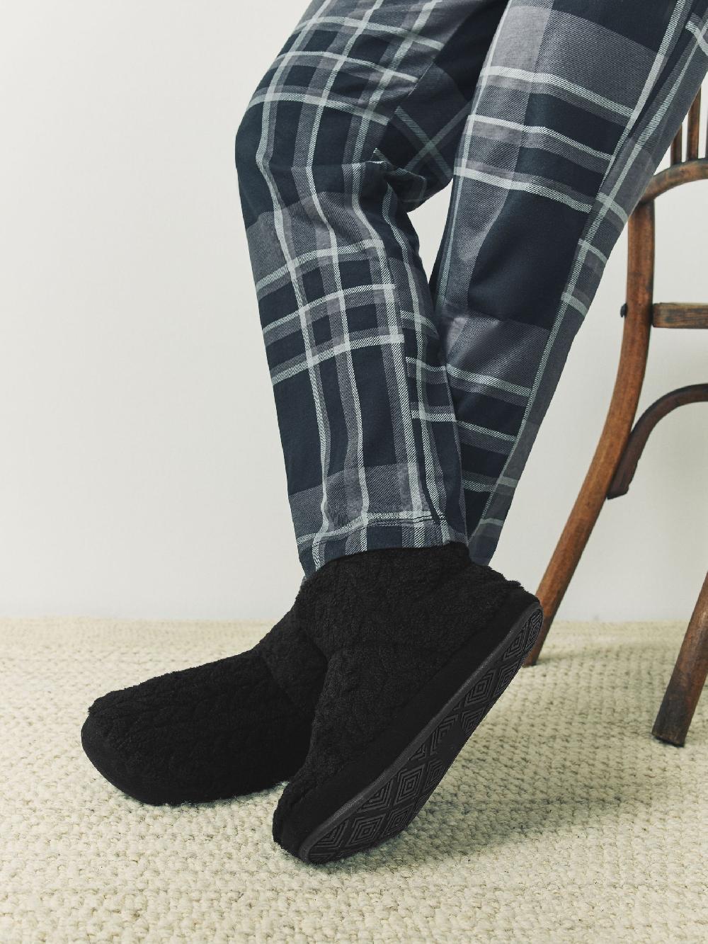 seraphine Black Textured Fleece Boot Slippers
