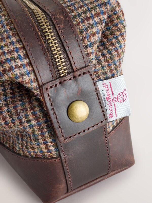 Seraphine Brown Harris Tweed Washbag