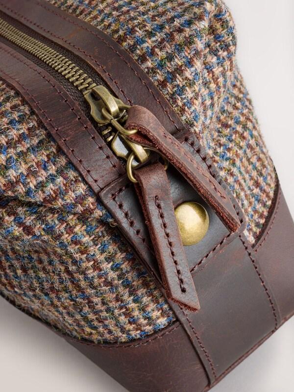Seraphine Brown Harris Tweed Washbag