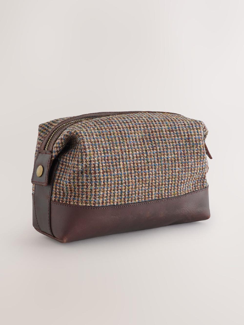 seraphine Brown Harris Tweed Washbag
