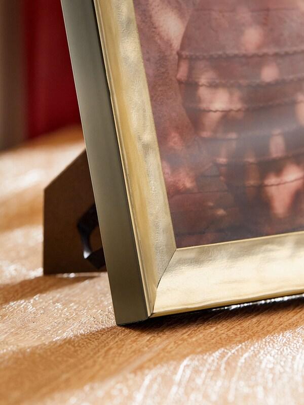 Seraphine Gold Textured Frame