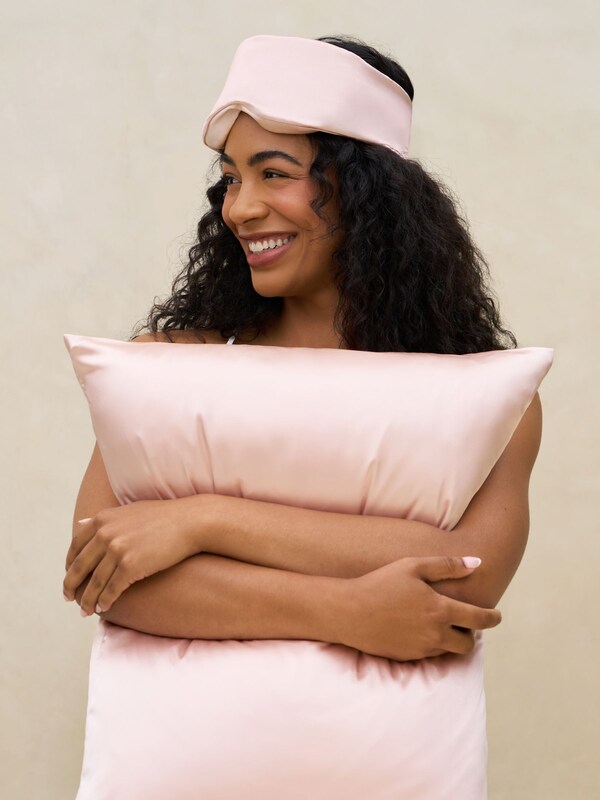 Seraphine Kitsch Contour Pillow Eye Mask