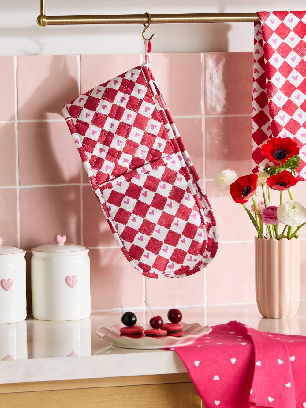 seraphine Red Heart Oven Gloves