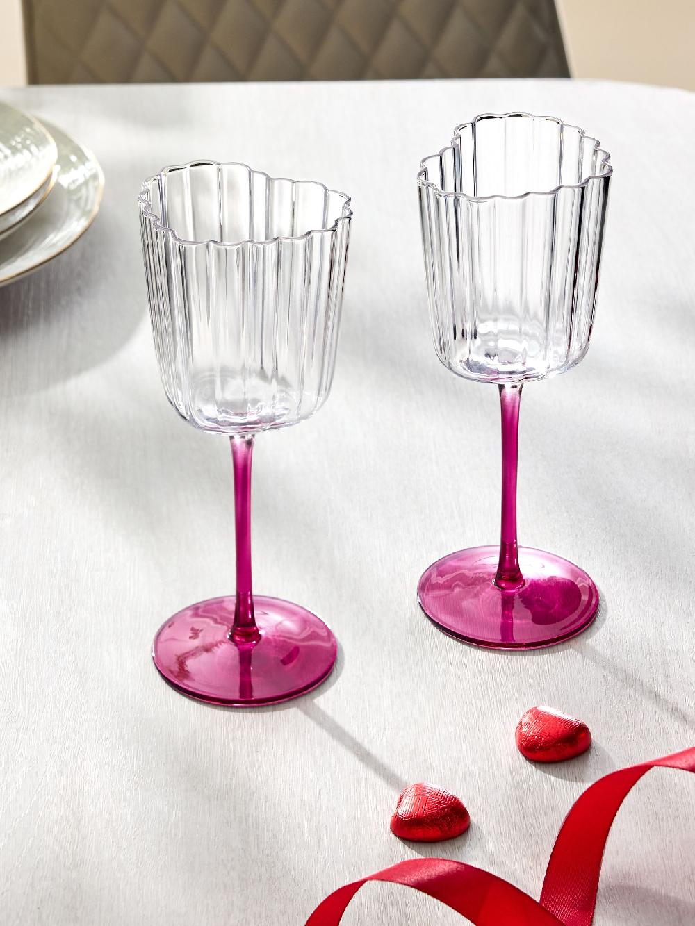 seraphine Set of 2 Pink Scalloped Heart Wine Glasses