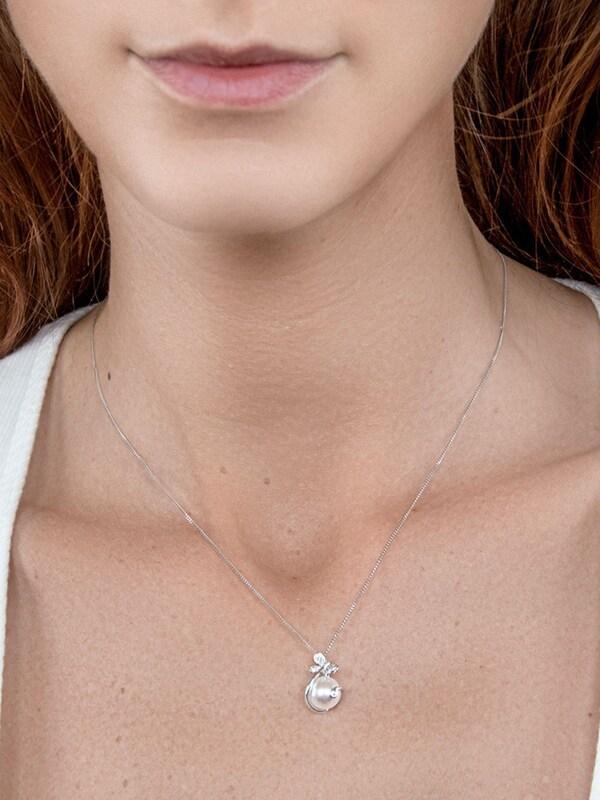 seraphine The Diamond Store 9K White Gold Button Pearl and Diamond Stellato Pendant Necklace