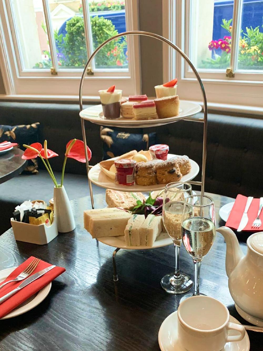 seraphine Virgin Experience Days Champagne Afternoon Tea And Thames River Cruise for Two