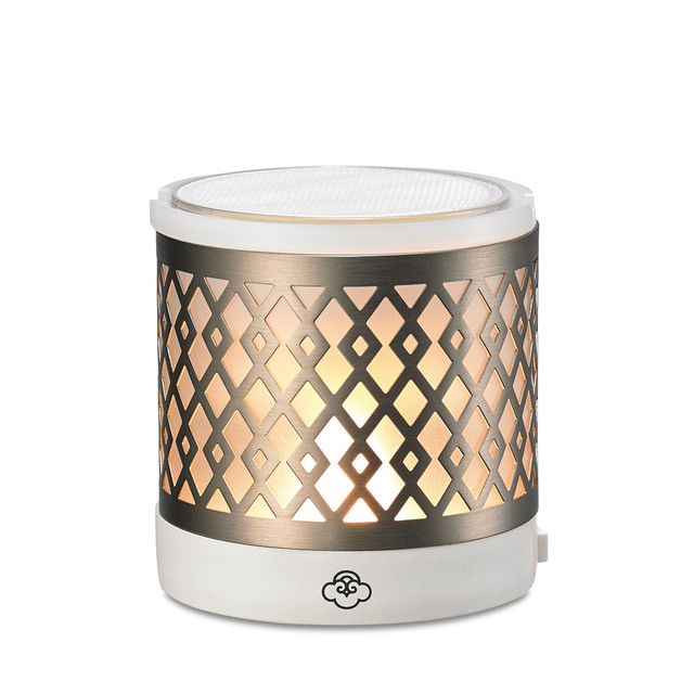 Serene House Arrow Silver Metal No-Spill Wax Melt Wall-Plug